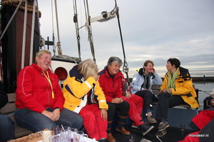 Vrouwenpower brengt ons tegen wind en tij naar Terschelling